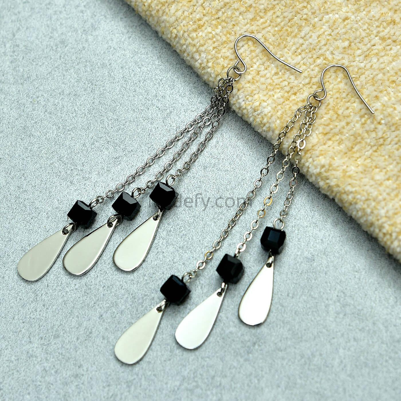 Fashionable Danglers with Black Crystals-Fredefy