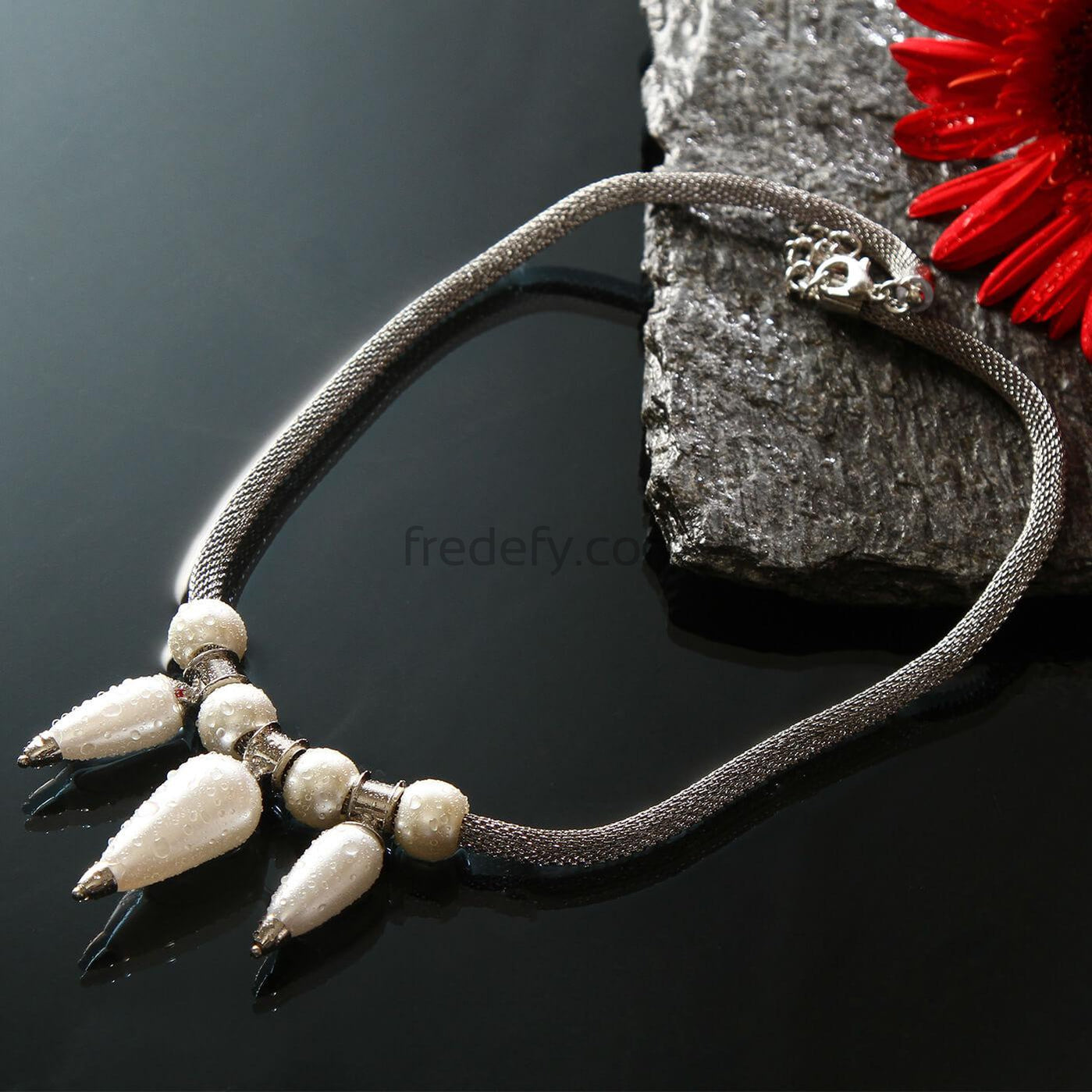Stylish Pearl Pendant Necklace-Fredefy